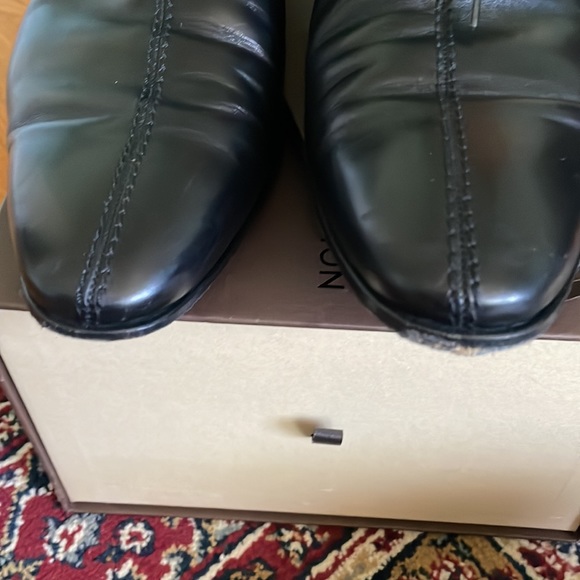 Louis Vuitton mens shoes - Picture 10 of 11